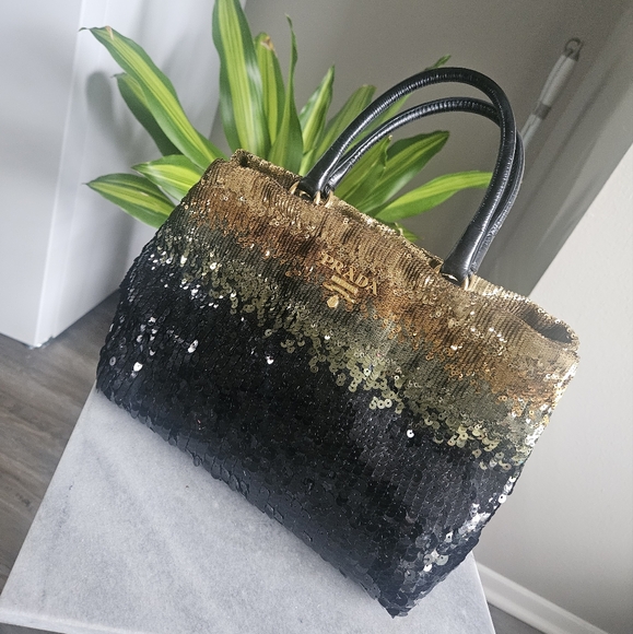 💫Authentic💫 Prada Handbag - Picture 1 of 12